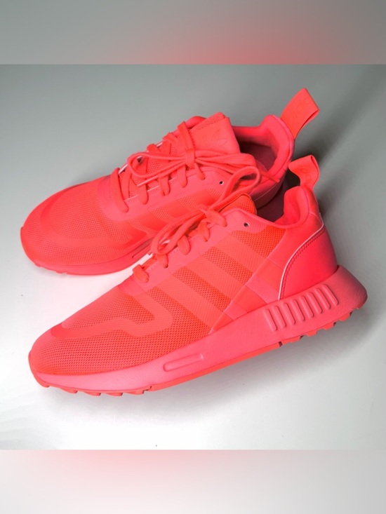 Athletic_Shoes